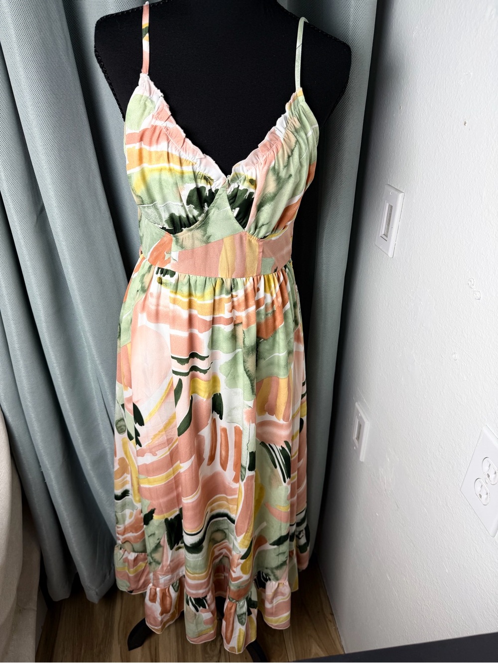 Simplee strappy maxi summer dress NWT sz Small